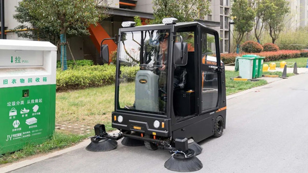 駕駛式掃地機(jī)可以哪里工作？效果高嘛？